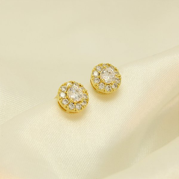 Brinco Redondo Cravejado com  Zircônia Banhado a Ouro 18k