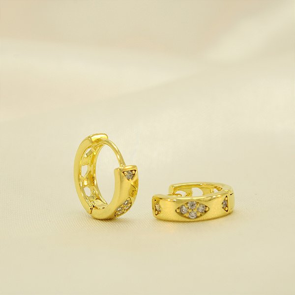 Brinco Argola com Corações Vazados Banhado a Ouro 18k