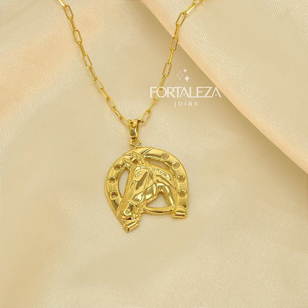Colar com Pingente de Cavalo e Ferradura Banhado a Ouro 18k