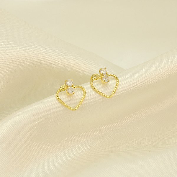 Brinco de Coração com Detalhe em Zircônia Banhado a Ouro 18k