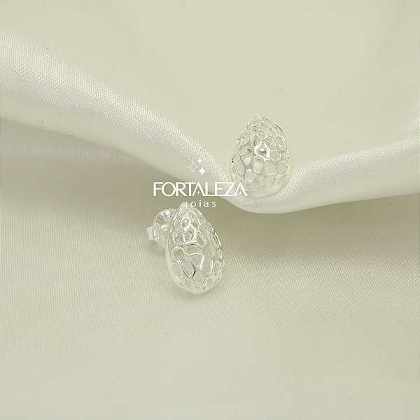 Brinco de Gota Vazada Banhado a Prata 925