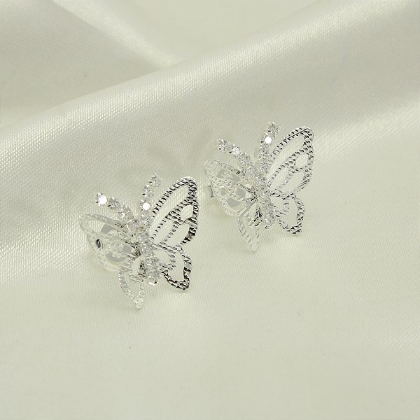 Brinco Borboleta com Detalhe em Zircônia Banhado a Prata 925