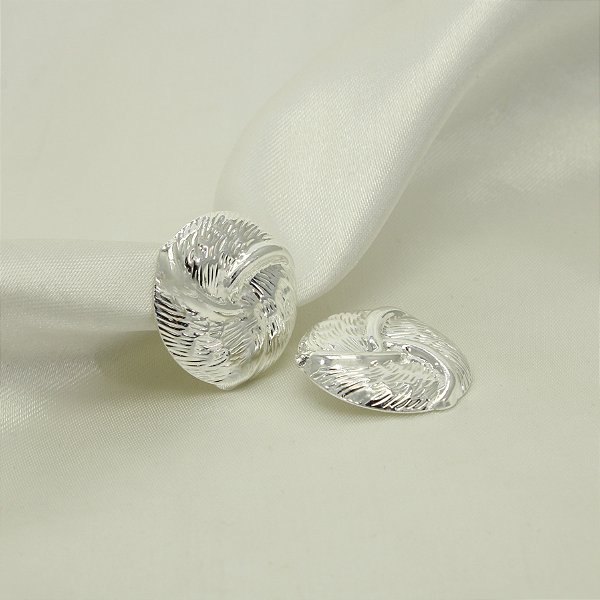 Brinco de Pressão Texturizado Banhado a Prata 925