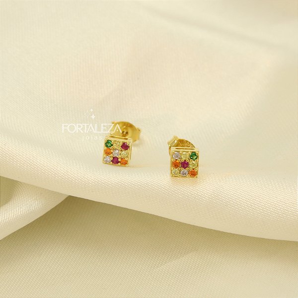 Brinco Quadrado Cravejado em Zircônias Banhado a Ouro 18k