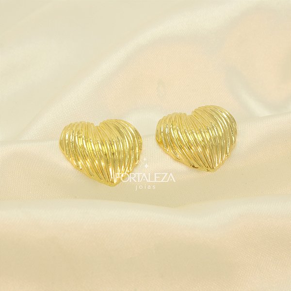 Brinco de Coração Texturizado Banhado a Ouro 18k