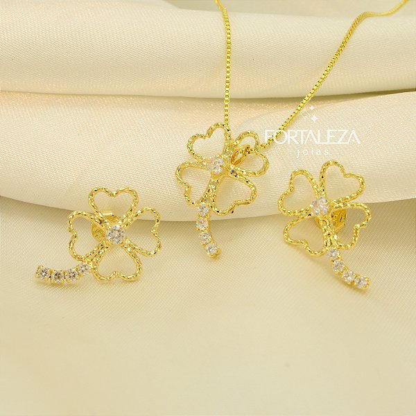Conjunto de Trevo com Detalhe em Zircônia Banhado a Ouro 18k