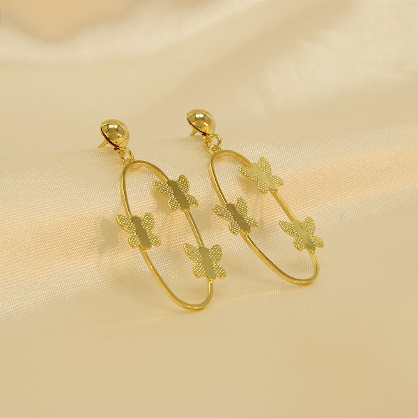 Brinco Oval com Borboletas Texturizadas Banhado a Ouro 18k