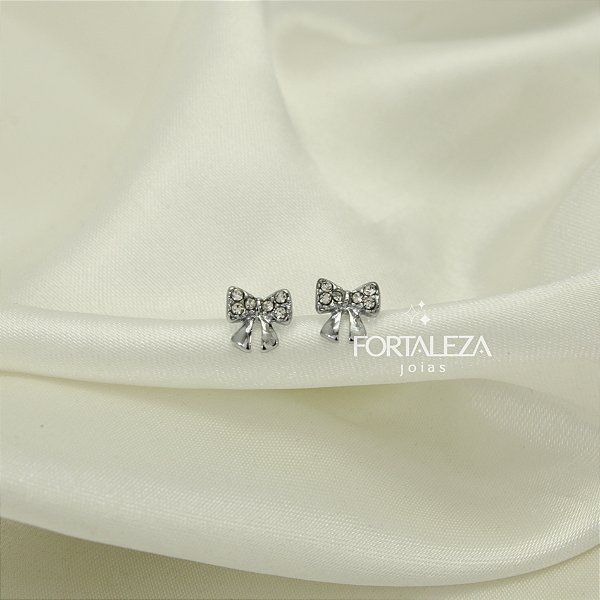 Brinco de Laço Cravejado em Zircônia Banhado a Ouro Branco