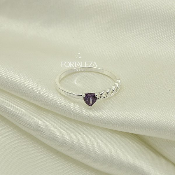 Anel com Detalhe de Coração e Trança Banhado a Prata 925