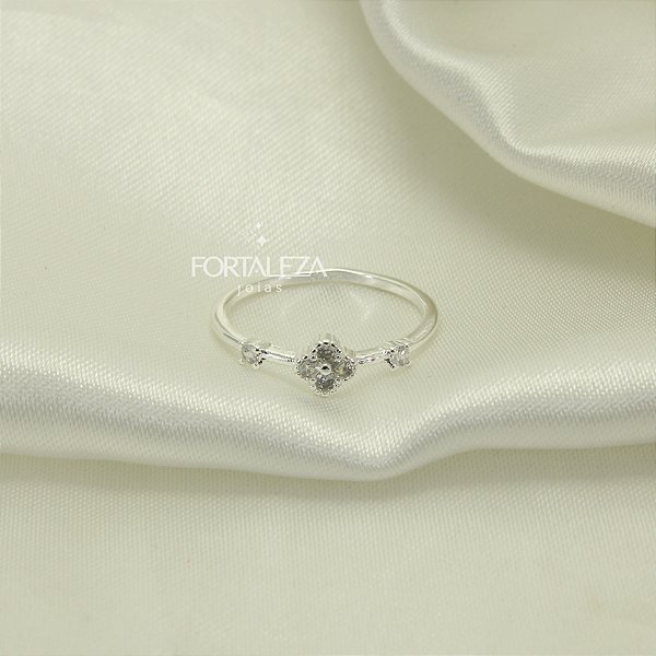 Anel de Trevo com Zircônia Cristal Banhado a Prata 925