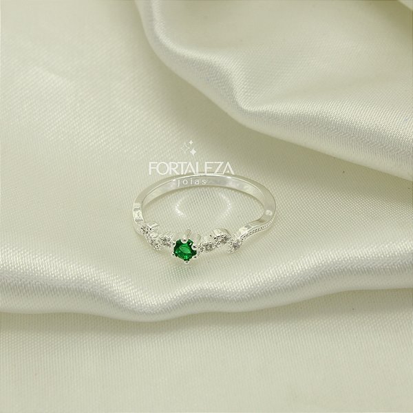 Anel Trabalhado em Zircônia Banhado a Prata 925