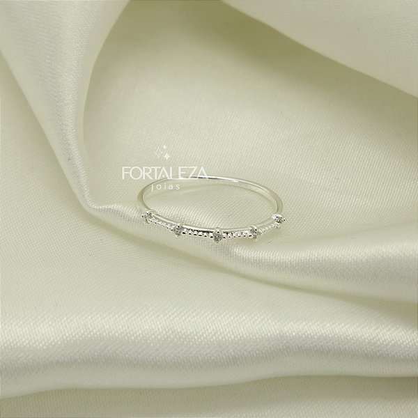Anel Aro Trabalhado com Pontos de Luz Banhado a Prata 925
