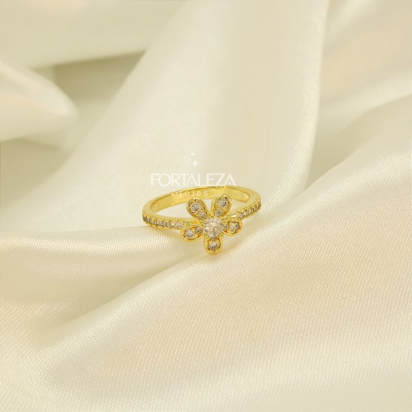 Anel de Flor Cravejado em Zircônia Banhado a Ouro 18k