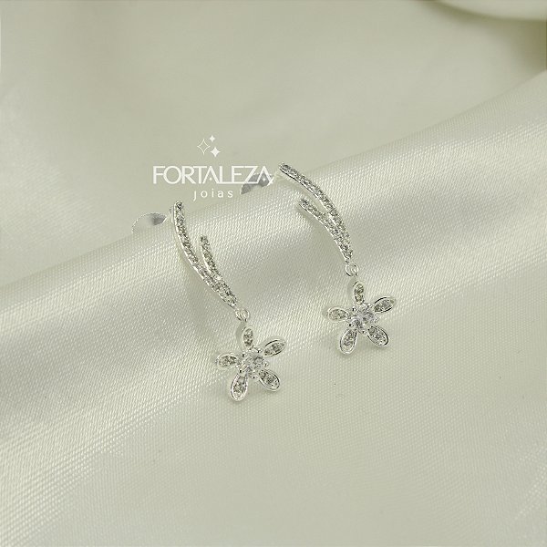 Brinco de Flor Cravejado em Zircônia Banhado a Prata