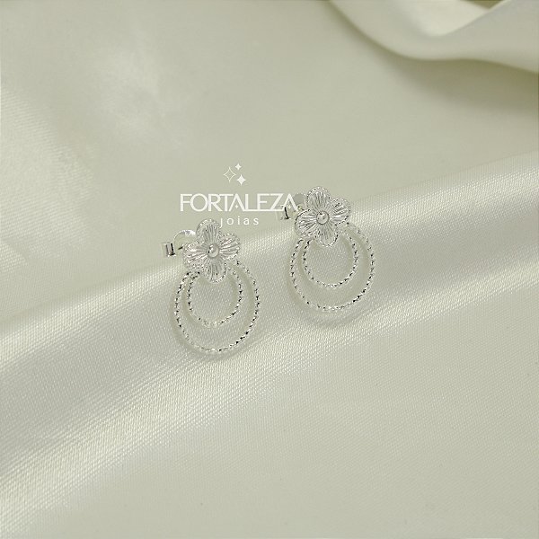 Brinco de Trevo Texturizado Banhado a Prata 925