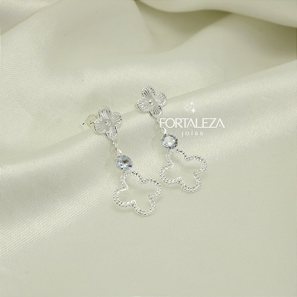 Brinco Trevo com Detalhe em Zircônia Banhado a Prata 925