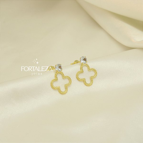 Brinco de Trevo Vazado com Zircônia Banhado a Ouro 18k