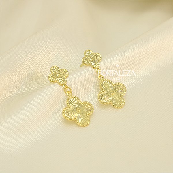Brinco de Trevo Texturizado Banhado a Ouro 18k