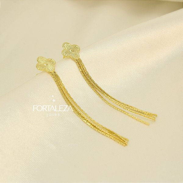 Brinco de Trevo Texturizado com Franja Banhado a Ouro 18k