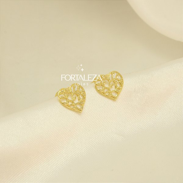 Brinco Coração com Detalhe de Ramos Banhado a Ouro 18k