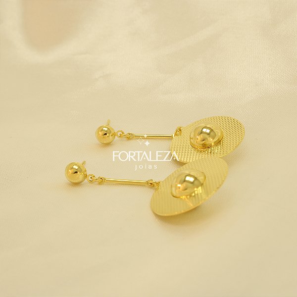 Brinco Pêndulo com Disco Texturizado Banhado a Ouro 18k