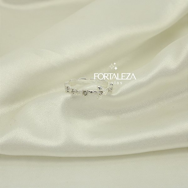Anel de Cruz Cravejado em Zircônia Cristal Banhado a Prata