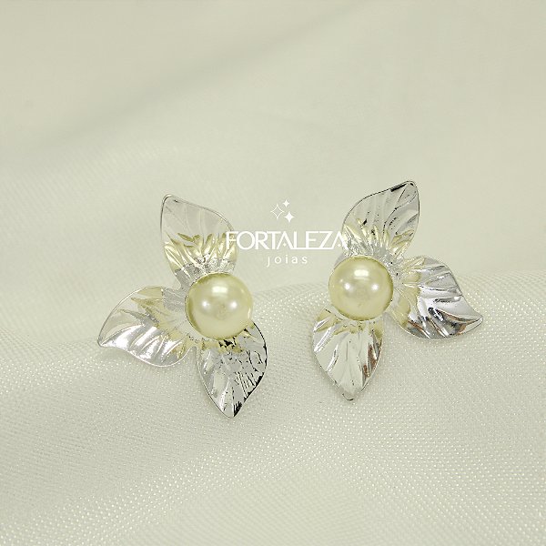 Brinco de Folhas com Pérola Banhado a Prata