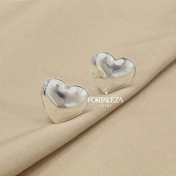 Brinco de Pressão de Coração Liso Banhado a Prata