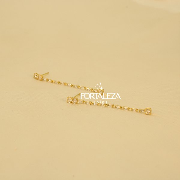 Brinco Cravejado em Zircônia Cristal Banhado a Ouro 18k