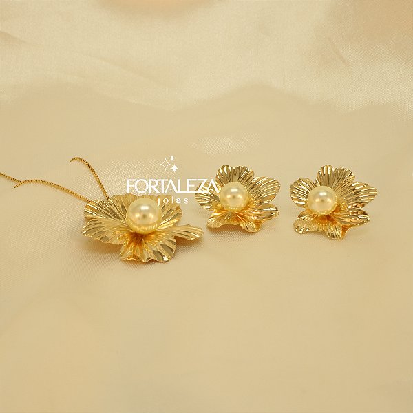 Conjunto de Flor Orgânica e Pérola Banhado a Ouro 18k