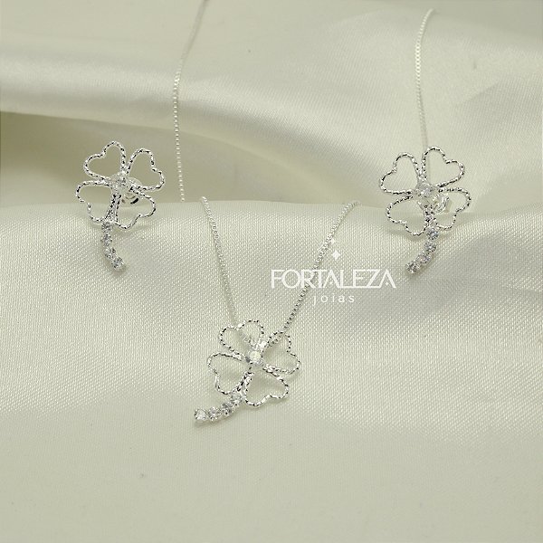 Conjunto Trevo Vazado com Zircônia Banhado a Prata