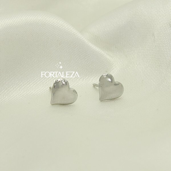 Brinco Coração Polido em Aço Inox