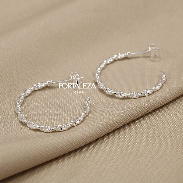 Brinco Argola com Design Torcido Banhado a Prata 925