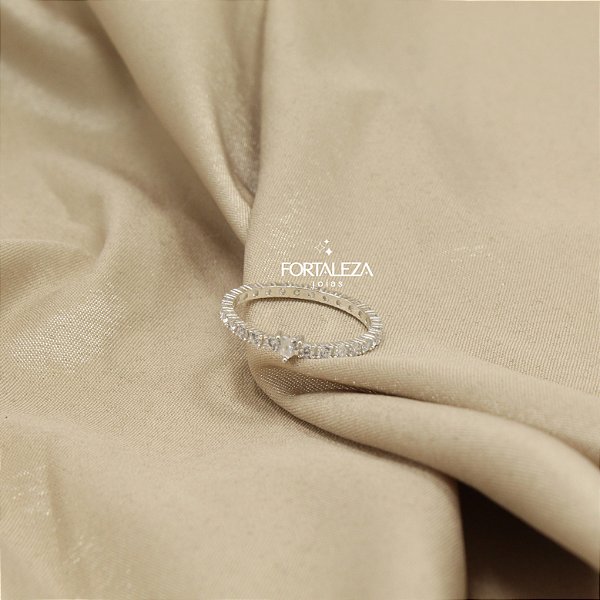 Anel Aparador Cravejado com Zircônia Cristal em Prata 925