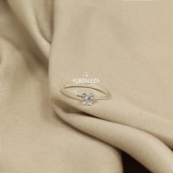 Anel Solitário com Coração de Zircônia Cristal em Prata 925