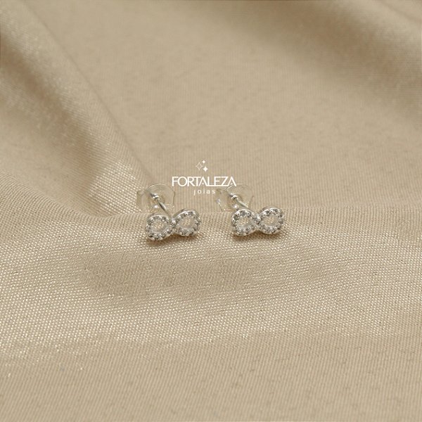 Brinco Infinito Cravejado com Zircônia em Prata 925