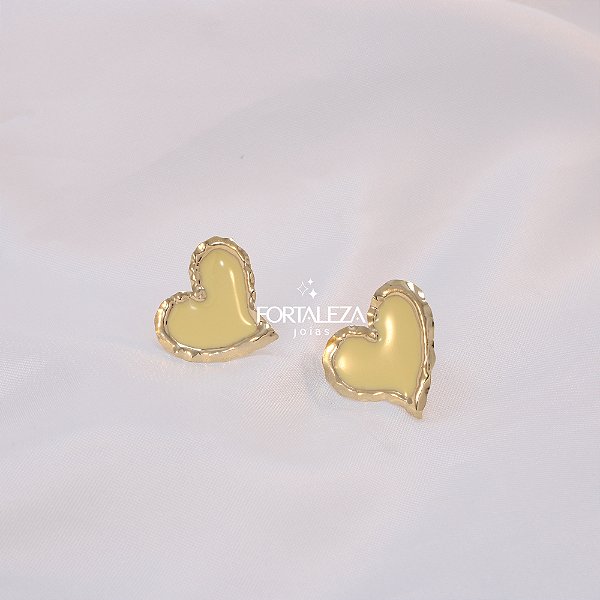 Brinco Coração com Resina Banhado a Ouro 18k