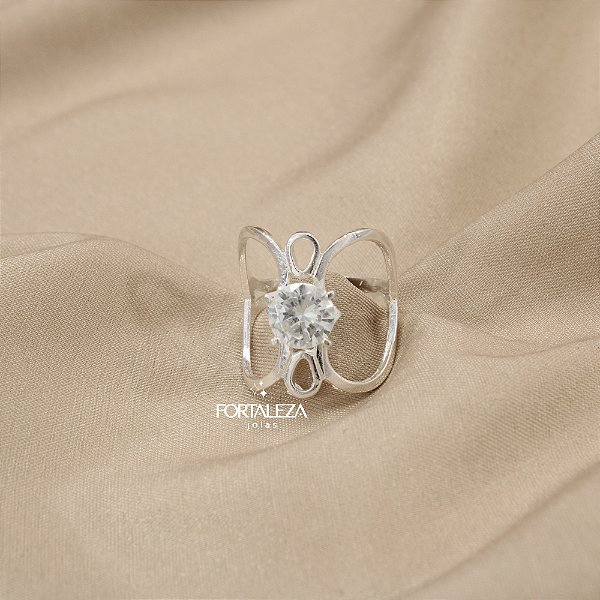 Anel com Detalhe de Coração e Zircônia Banhado a Prata