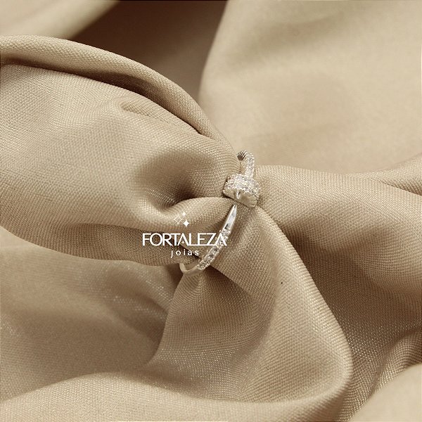Anel de Prego Cravejado em Zircônia Banhado a Prata