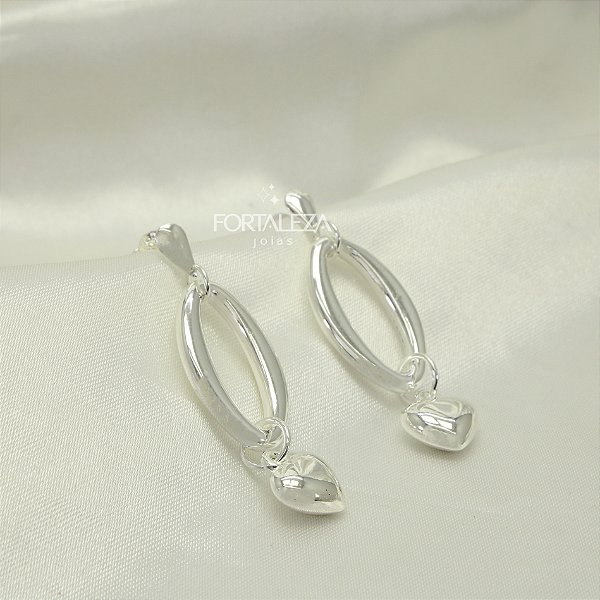 Brinco Oval com Coração Banhado a Prata