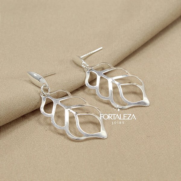 Brinco de Folha Vazada Banhado a Prata