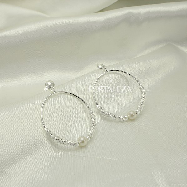 Brinco Redondo Trabalhado Banhado a Prata