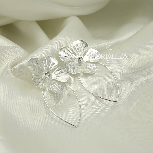 Brinco Flor com Detalhe de Zircônia Banhado a Prata