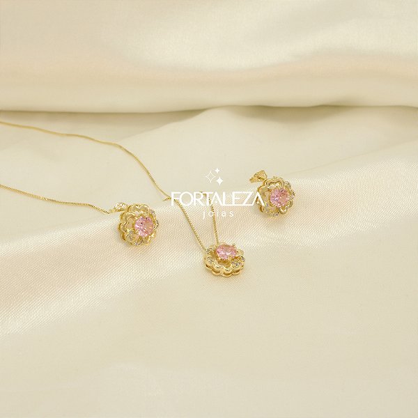 Conjunto de Flor Cravejado e Banhado a Ouro 18k