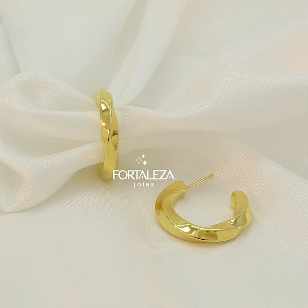 Brinco Argola com Design Torcido Banhado a Ouro 18k