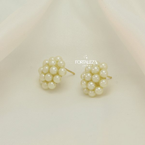 Brinco Cravejado em Pérolas Banhado a Ouro 18k