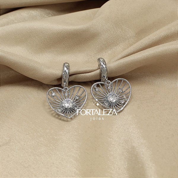 Brinco Argola Coração com Zircônias Banhado a Ouro Branco