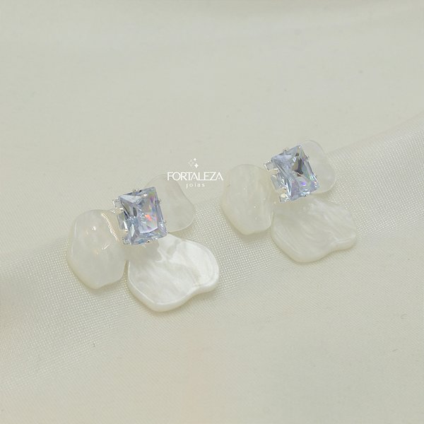 Brinco Flor de Resina Banhado a Prata
