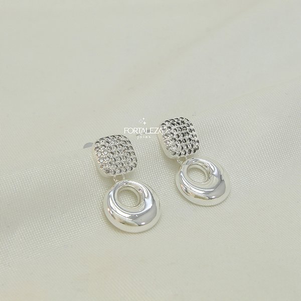 Brinco Losango Cravejado em Cristais  Banhado em Prata