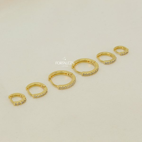 Brinco Argola em Trio Cravejada em Cristal Banhado a Ouro 18k